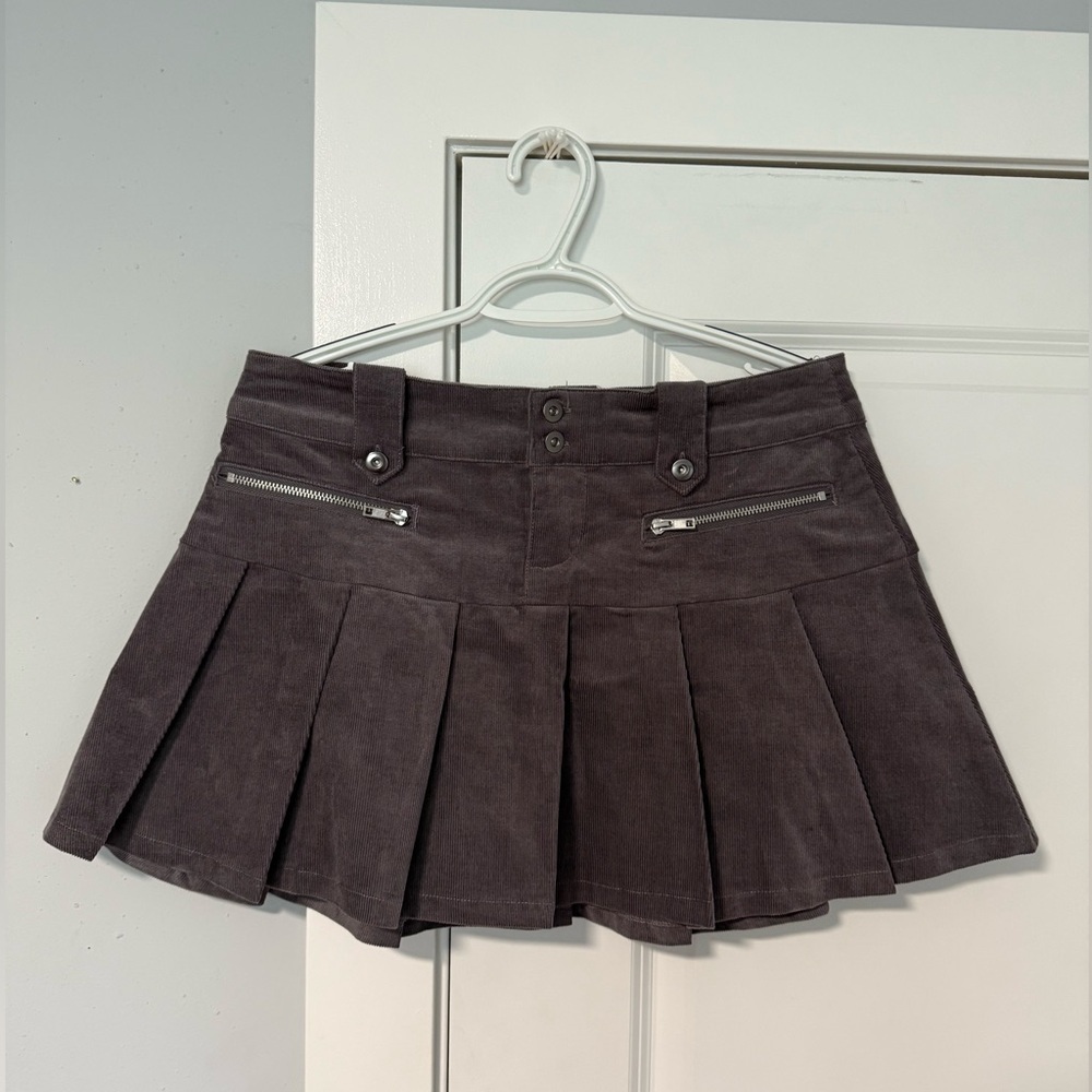 Hot Topic Social Collision Dark Grey Corduroy Low Rise Pleated Skirt Large - Picture 3 of 8